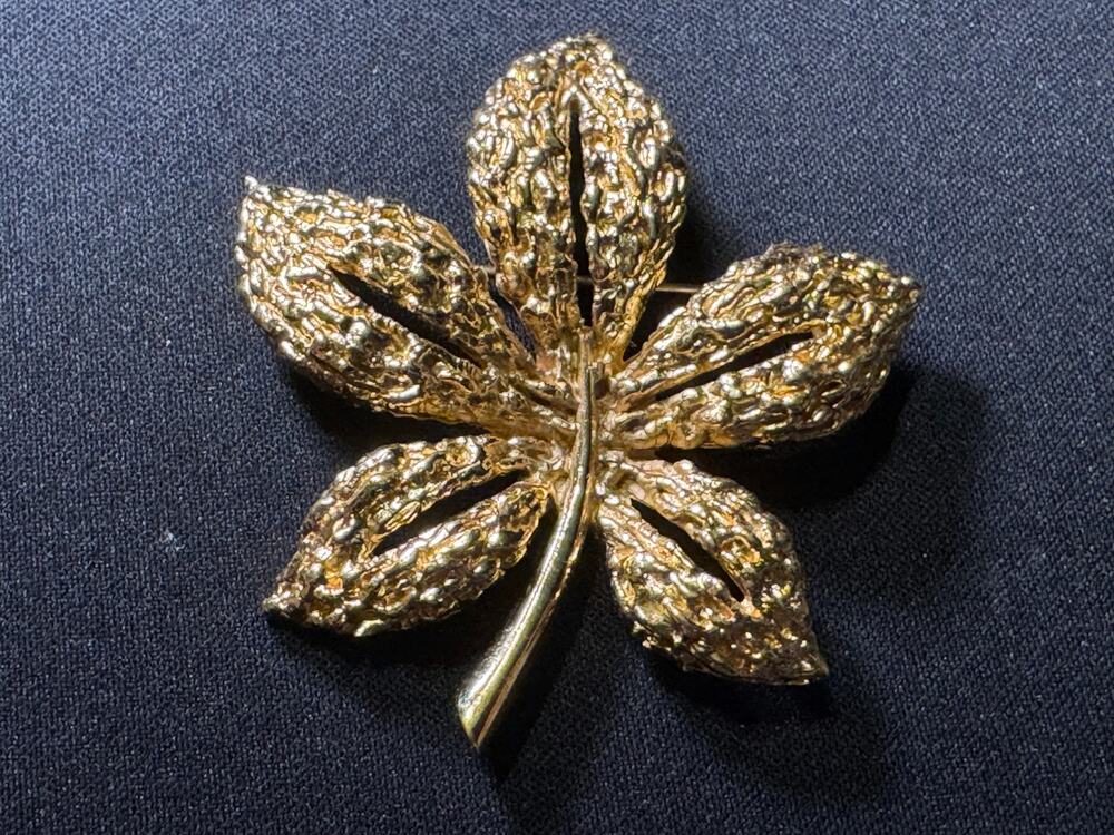 Vintage Crown Trifari Gold Tone Leaf Brooch